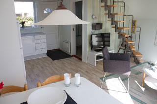 stue - fra spisebord mod trappe
